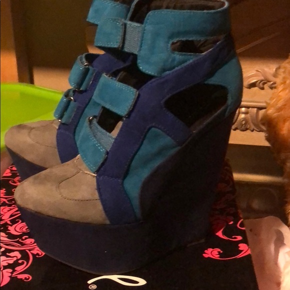 Wedges - Picture 2 of 5